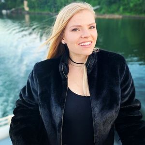 Meet your Posher, Carly